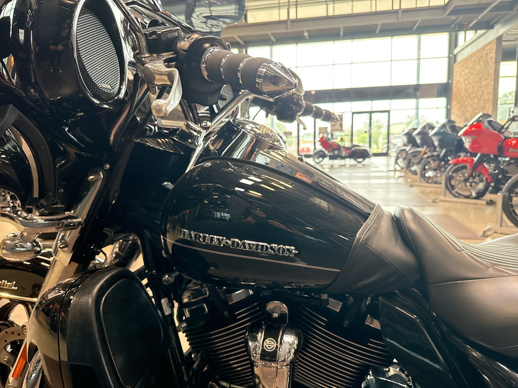 Electra Glide® Ultra Limited® Low