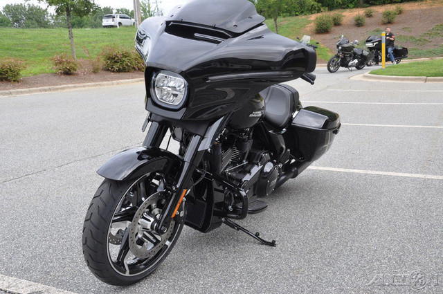 Street Glide®