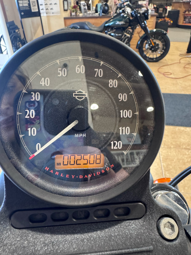 Iron 883®