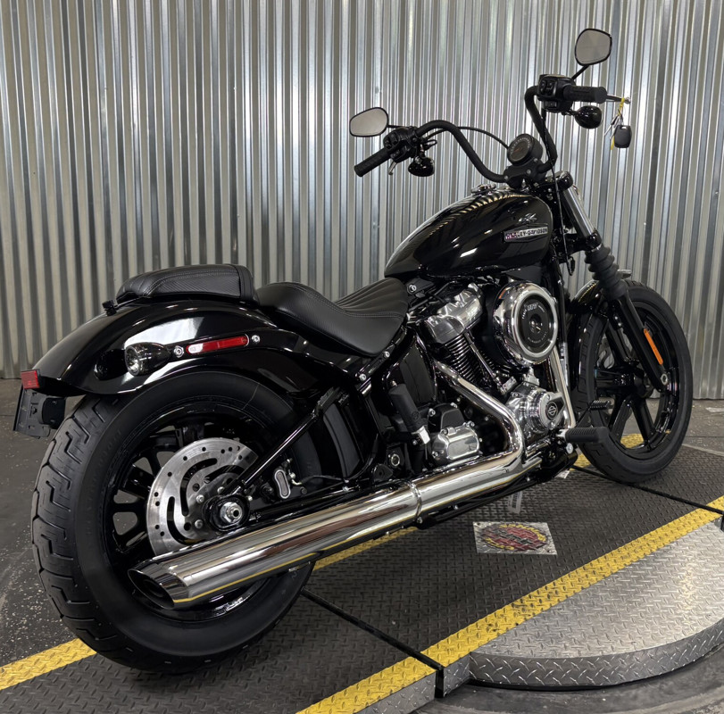 Street Bob®