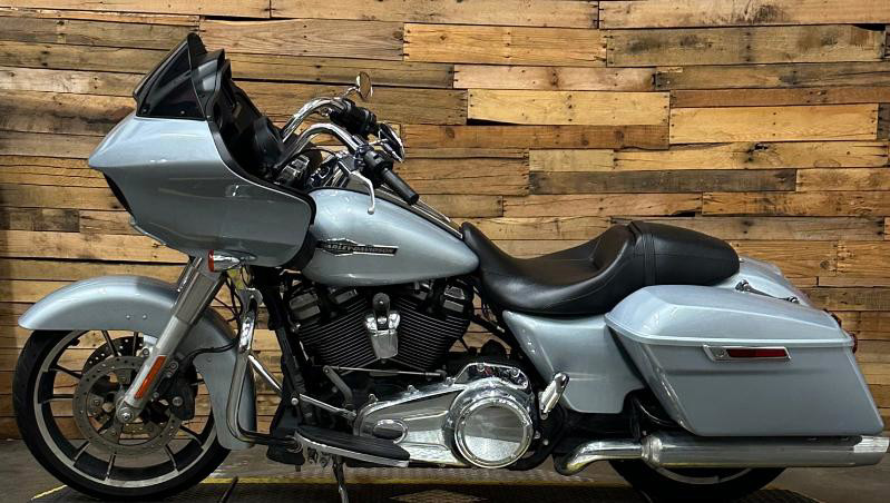 Road Glide®