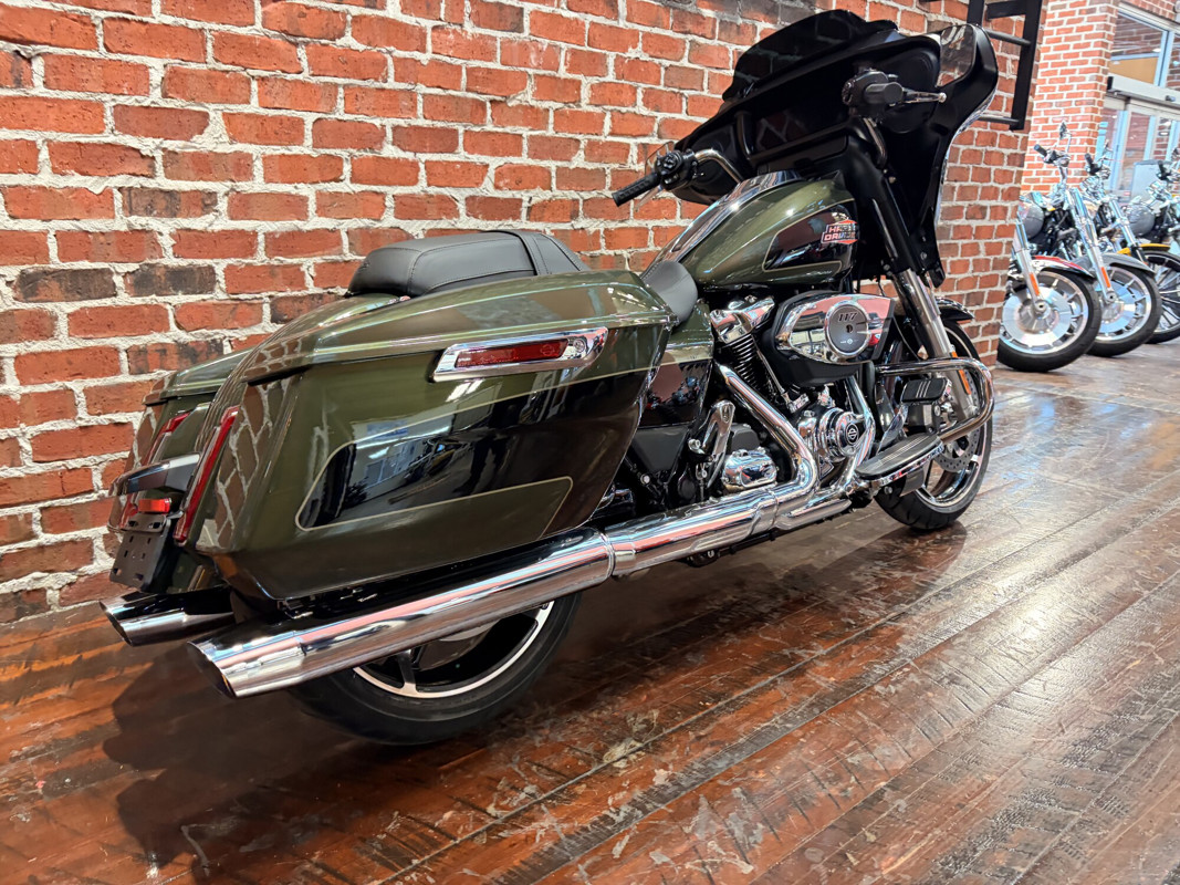 Street Glide®