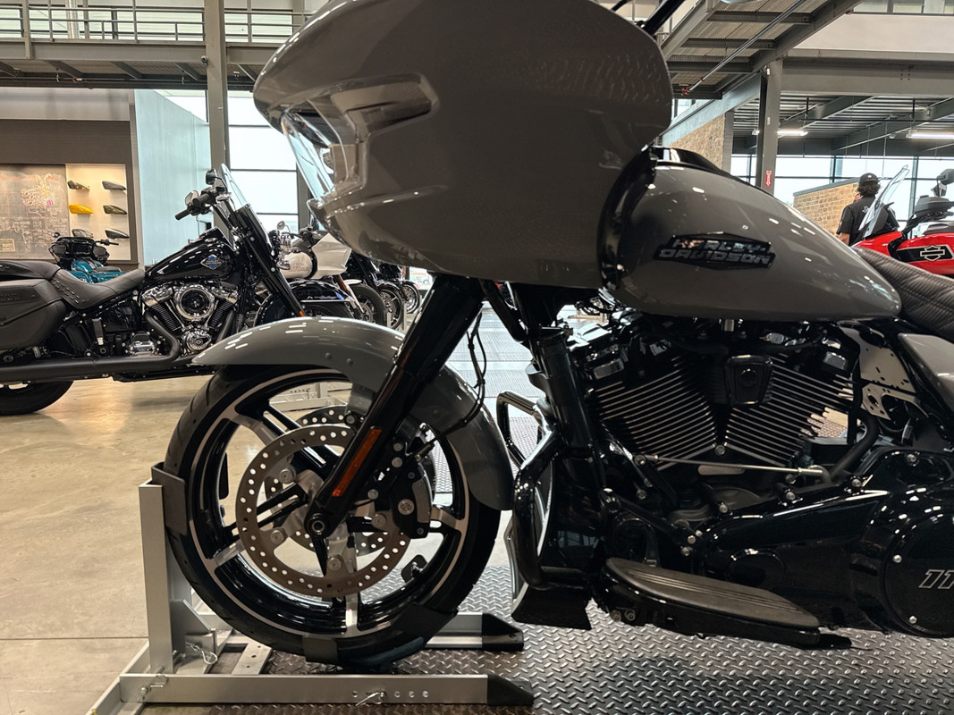 Road Glide®
