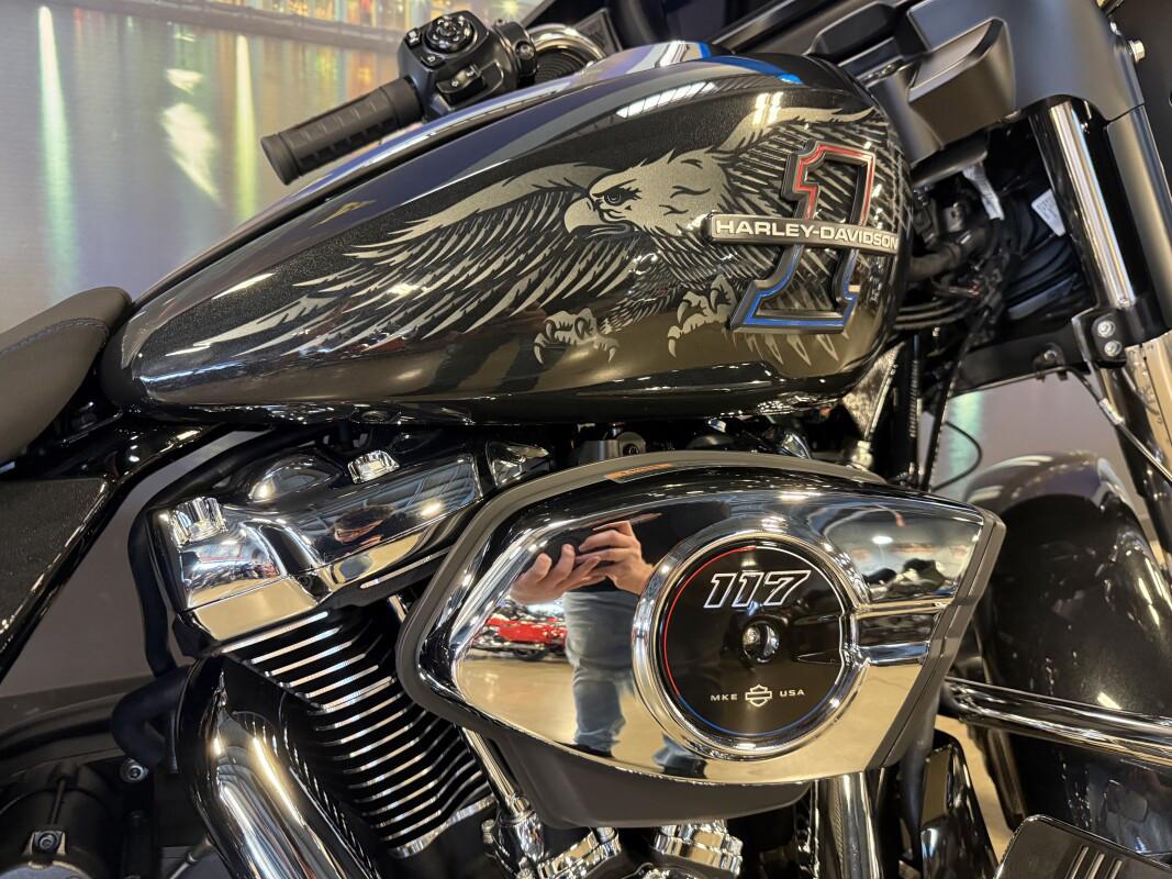 Street Glide®