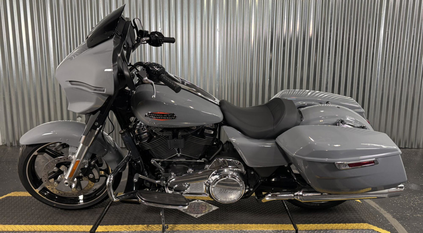 Street Glide®