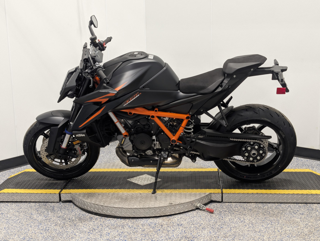 1390 Super Duke R