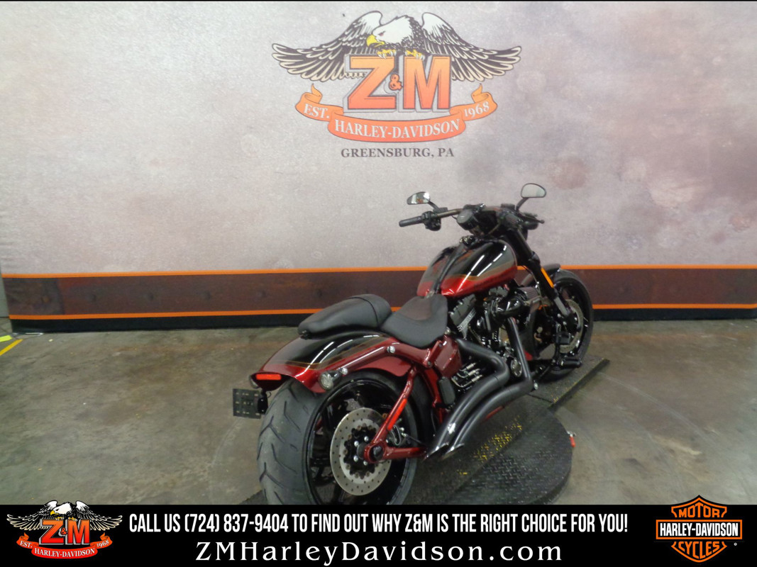 CVO® Pro Street Breakout®
