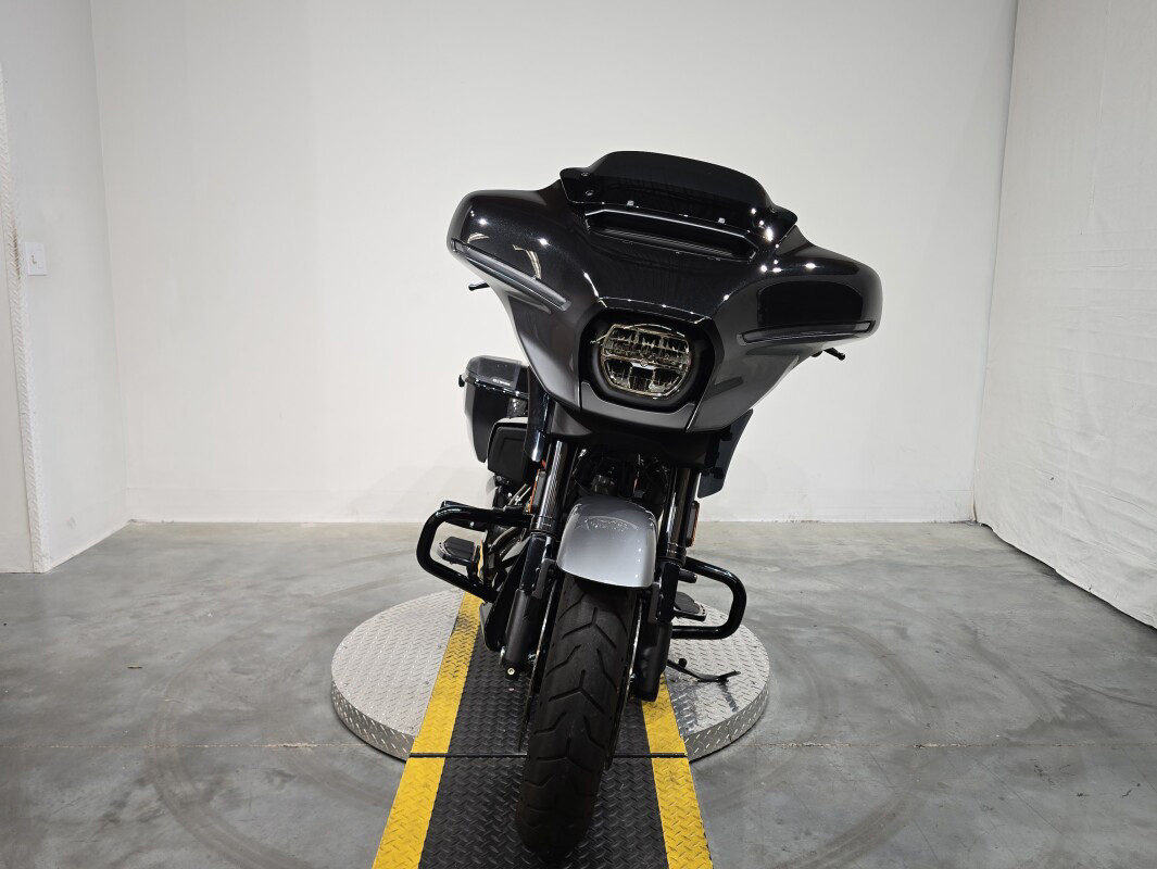 CVO® Street Glide®