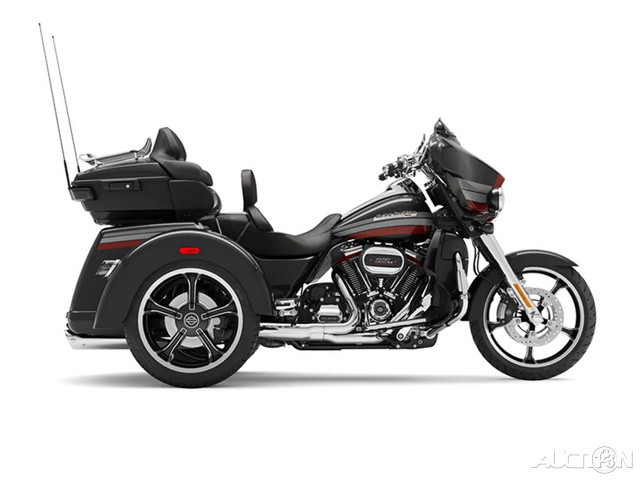 CVO Tri Glide® Ultra