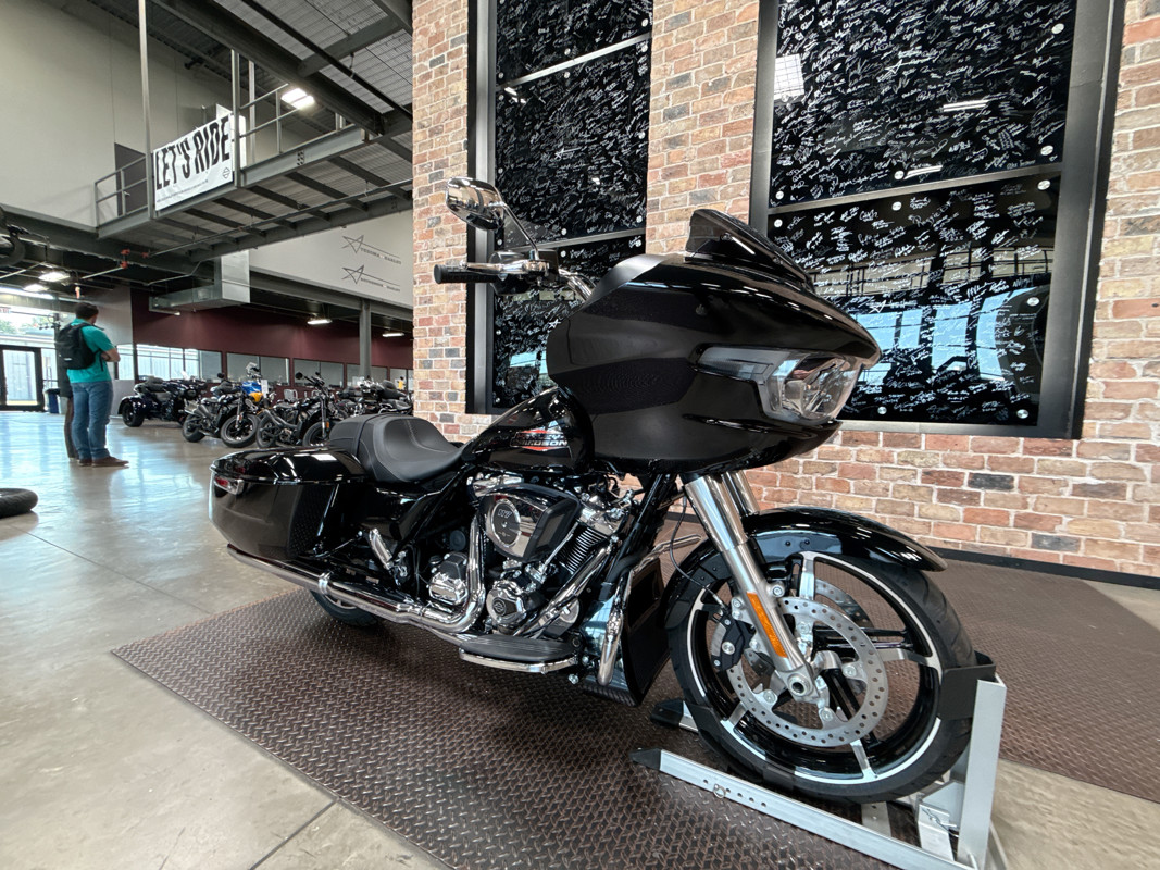 Road Glide®