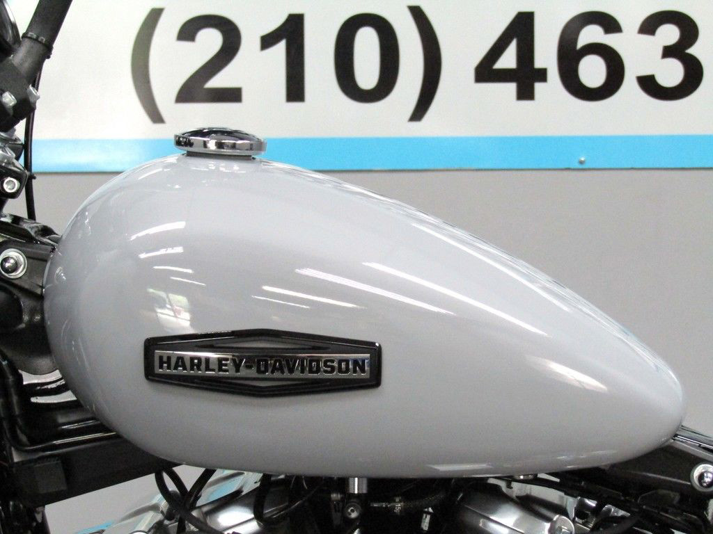 Street Bob®