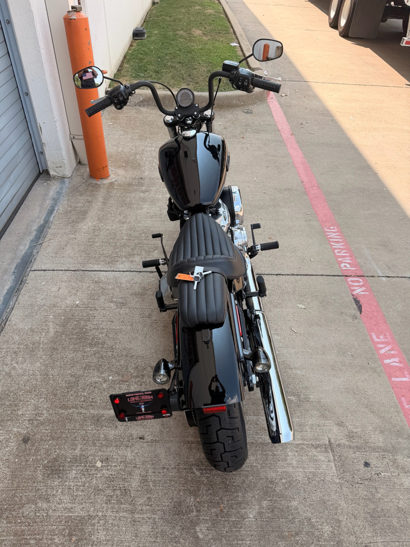 Street Bob®
