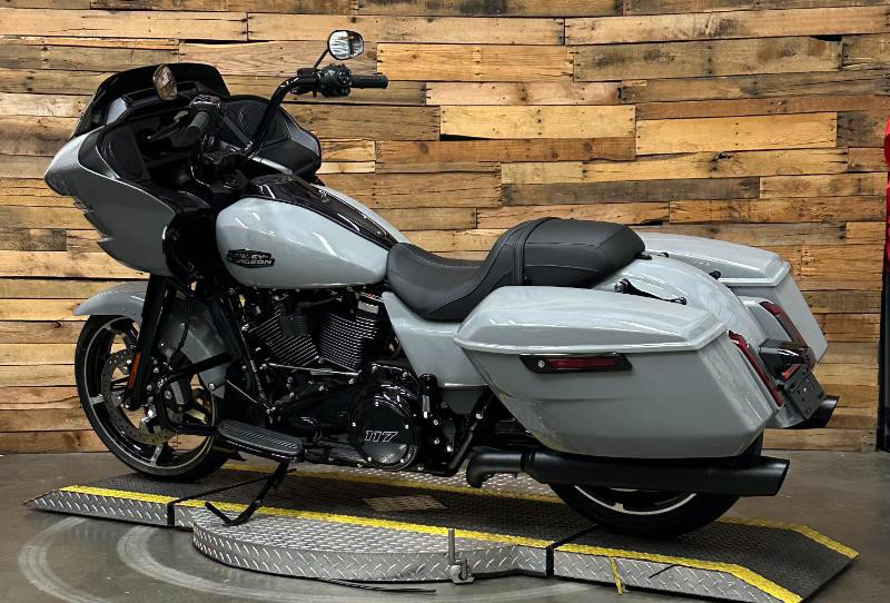 Road Glide®