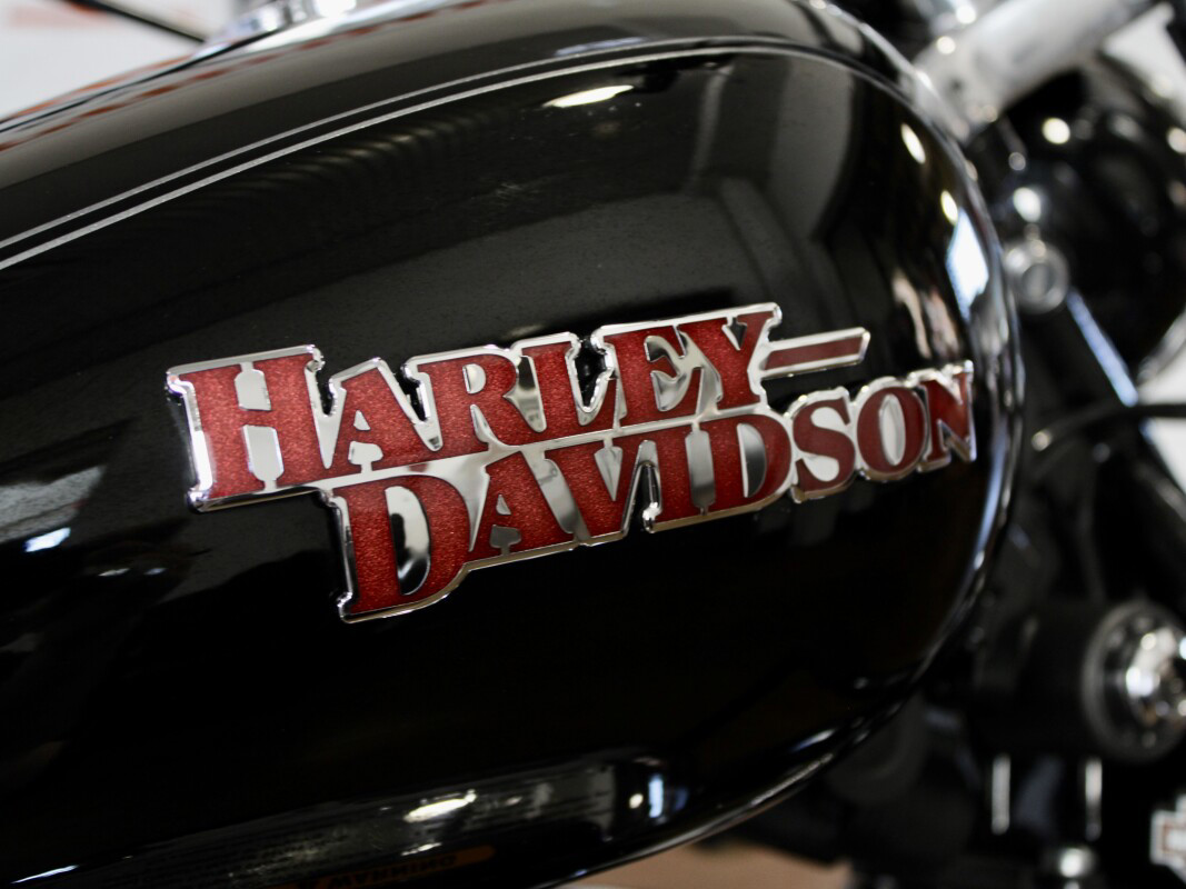 Sportster® SuperLow® 1200T