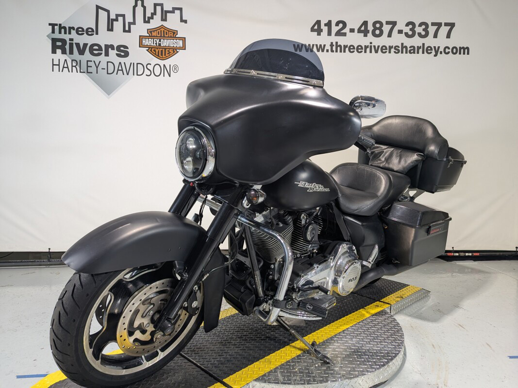 Street Glide®