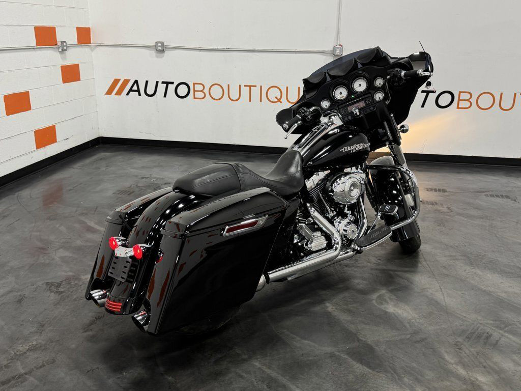 Street Glide®