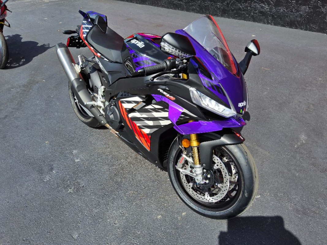 RSV4 1100