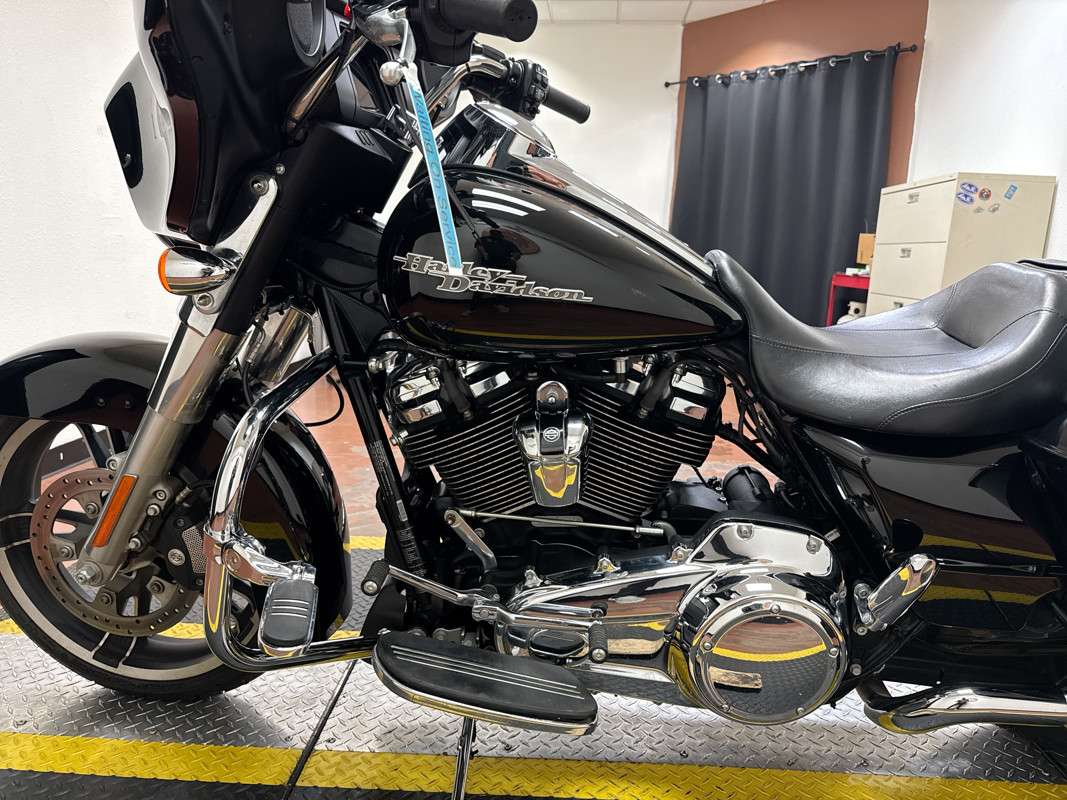 Street Glide®