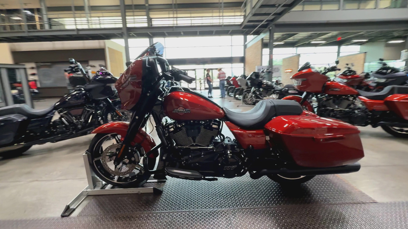 Street Glide®