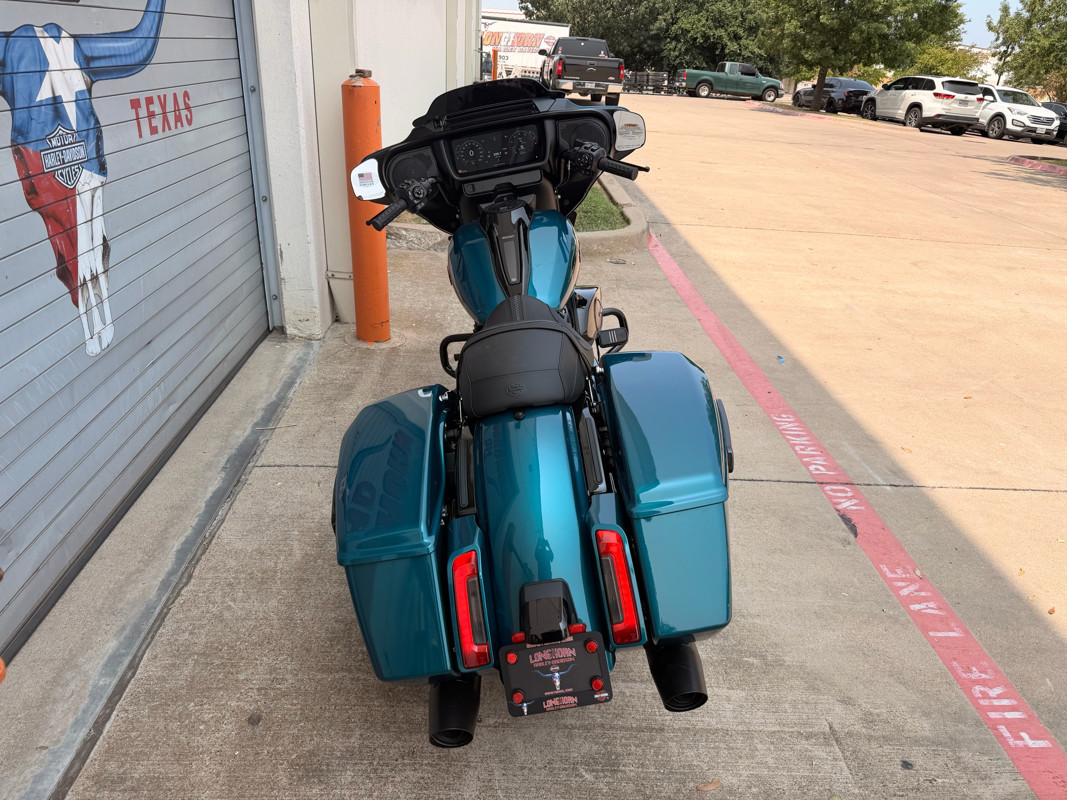 Street Glide®