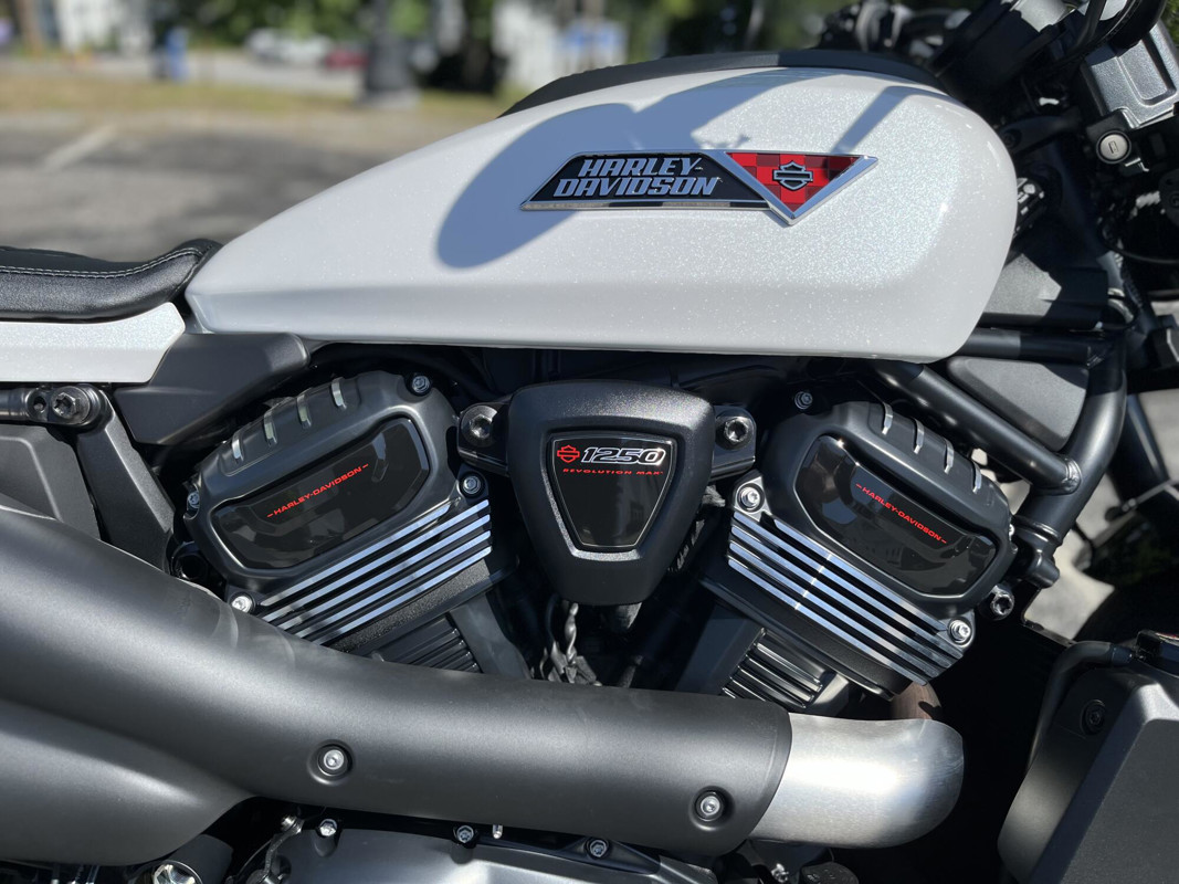 Sportster® S