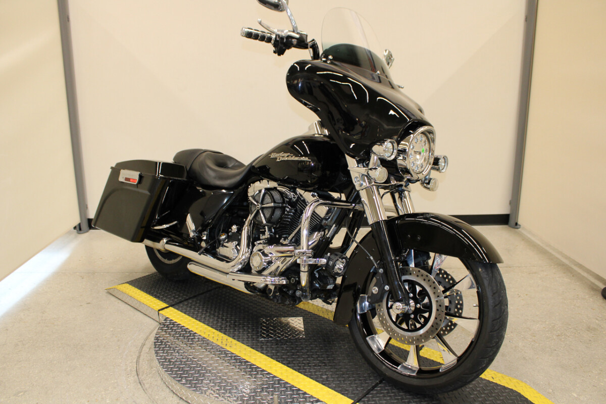 Street Glide®