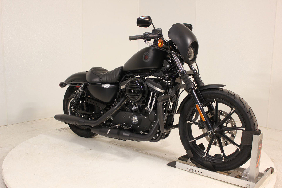Iron 883®