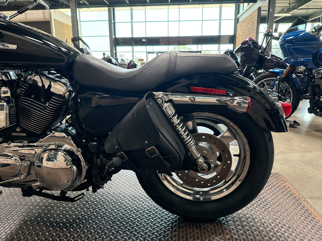 Sportster® 1200 Custom - H-D1 Factory Custom