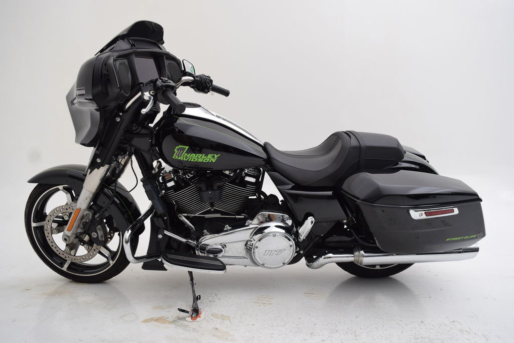 Street Glide®
