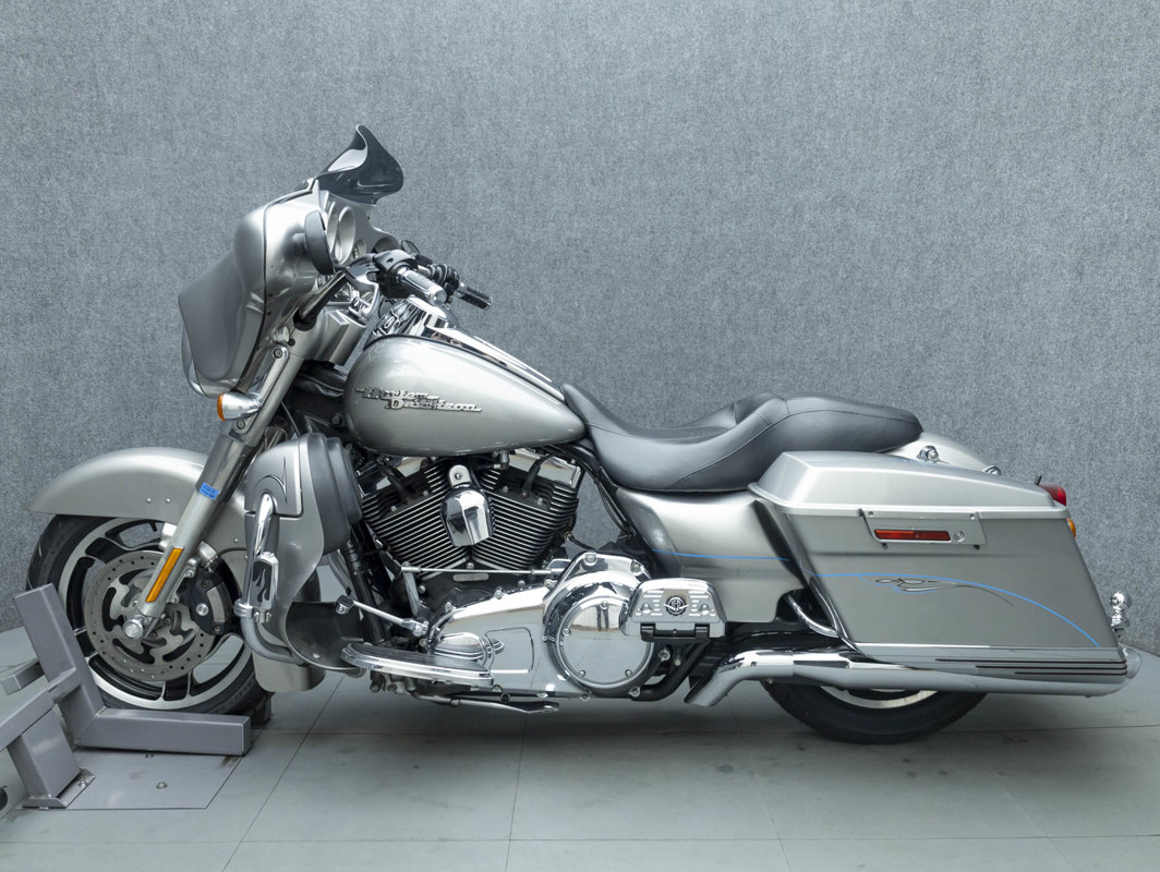 Street Glide®