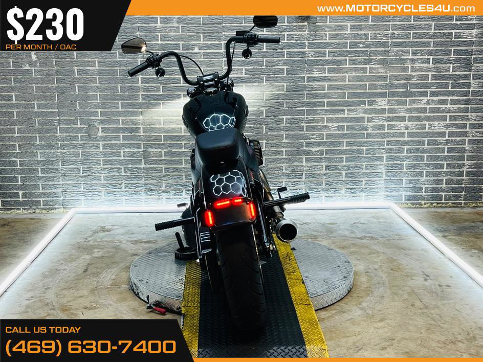 Street Bob®