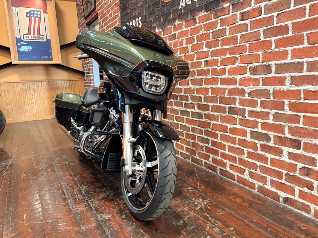 Street Glide®