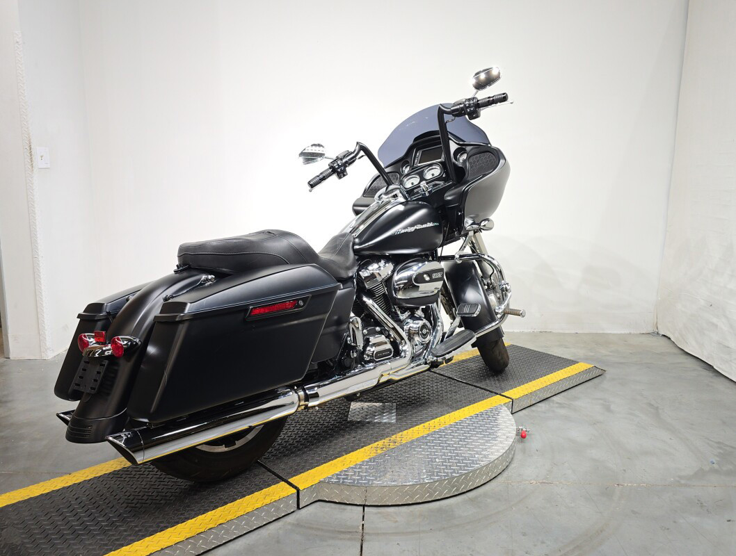 Road Glide®