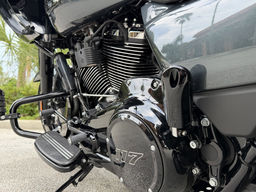Road Glide®