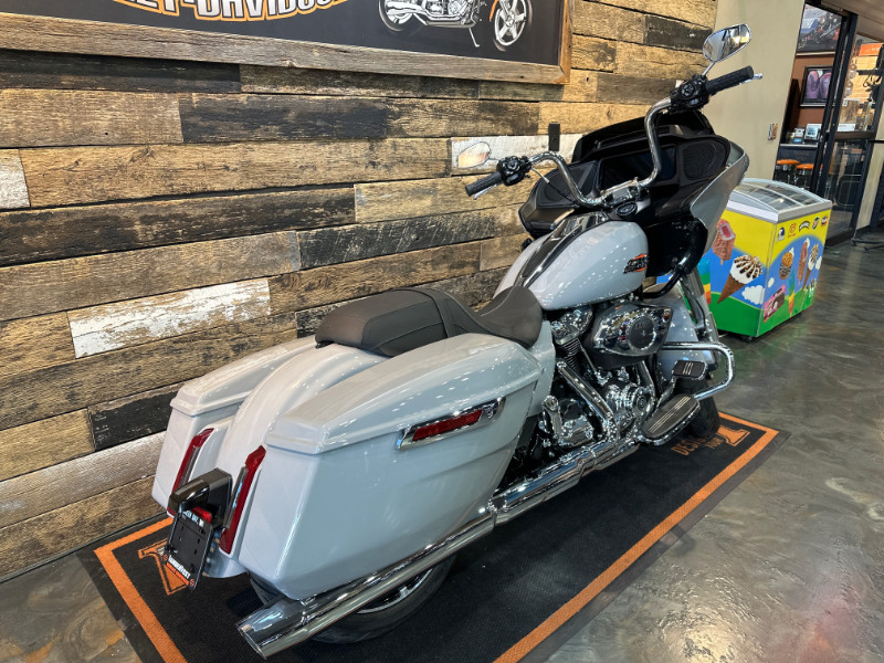 Road Glide®