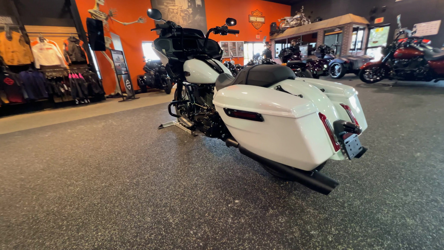 Road Glide®