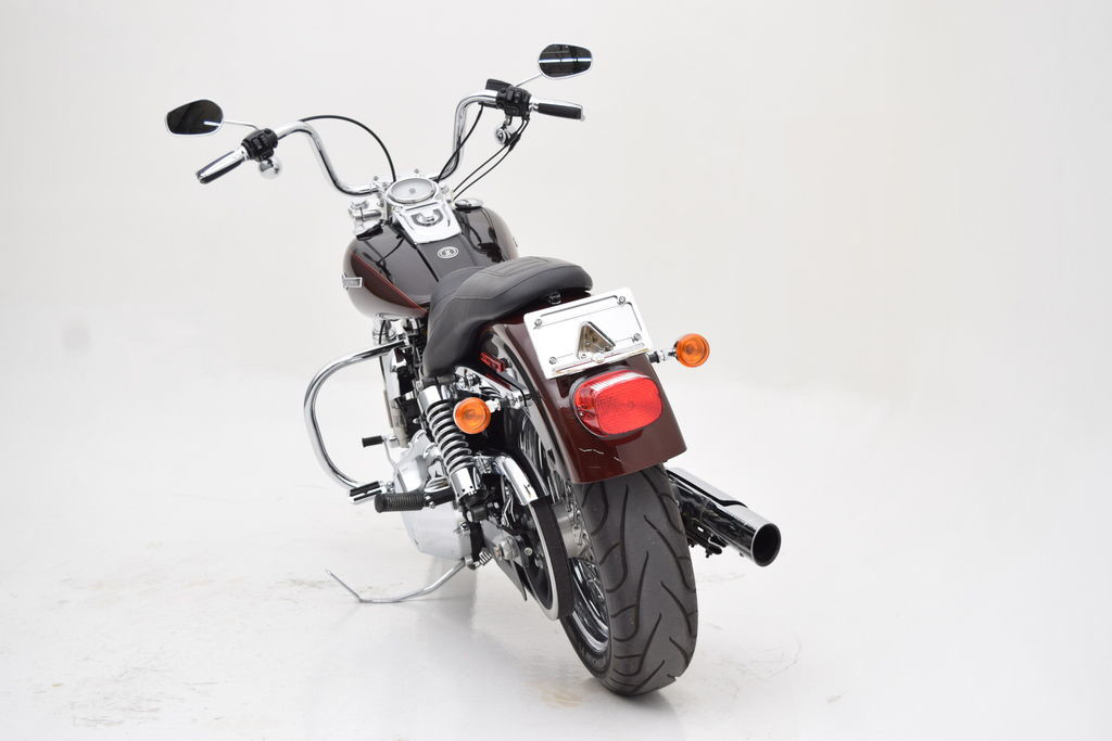 Dyna® Super Glide® Custom