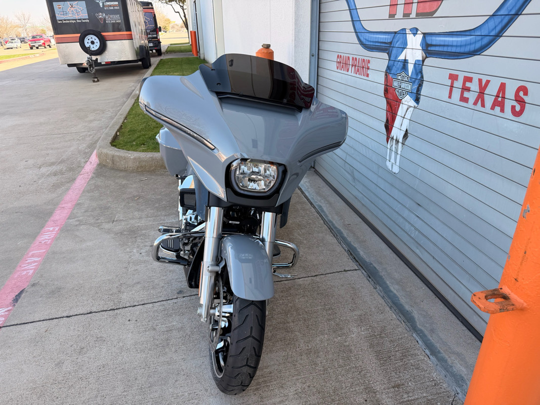Street Glide®