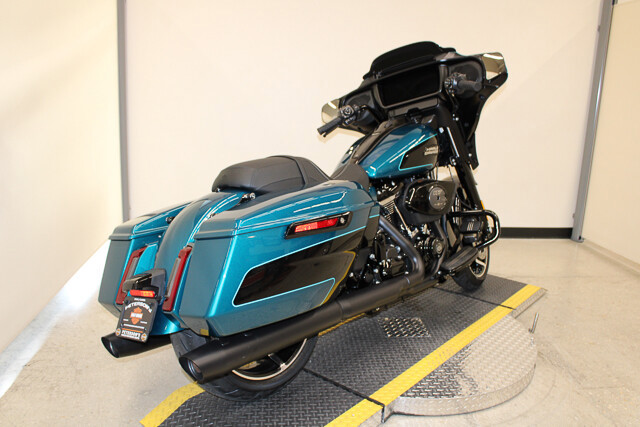 Street Glide®