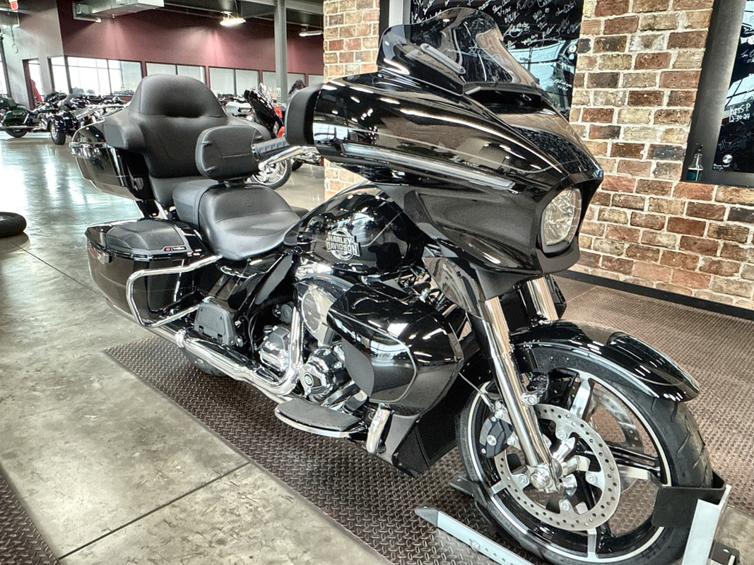 Street Glide® Ultra