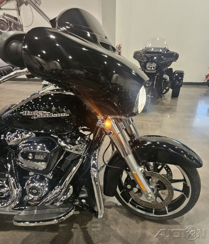 Street Glide®