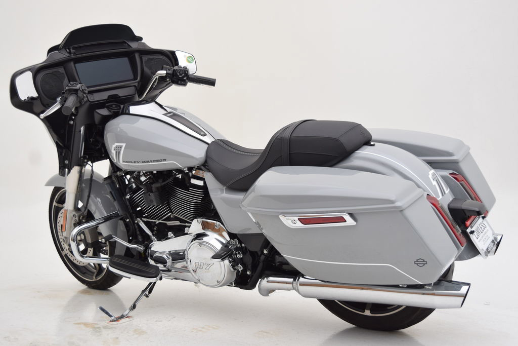 Street Glide®