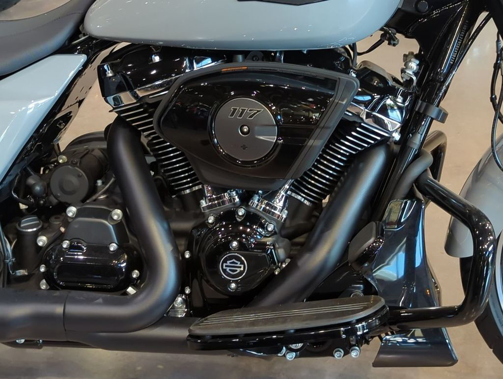 Street Glide®