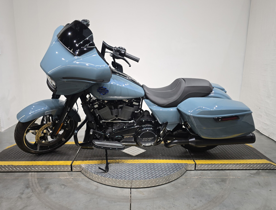 Street Glide®