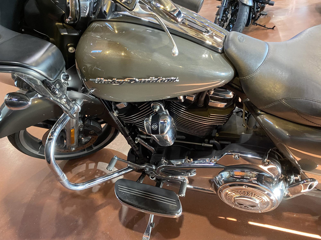 Road Glide®