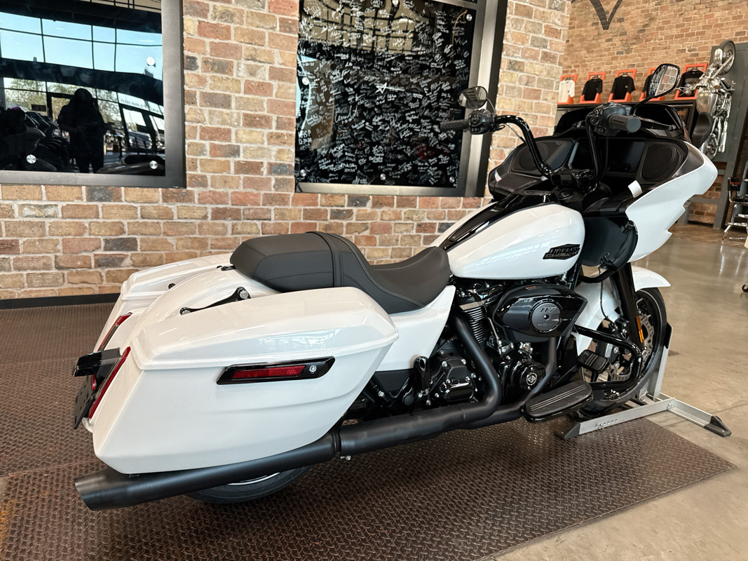 Road Glide®