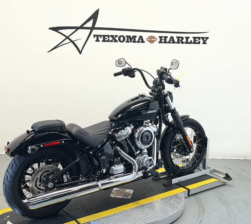 Street Bob®