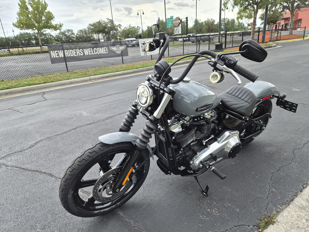 Street Bob®