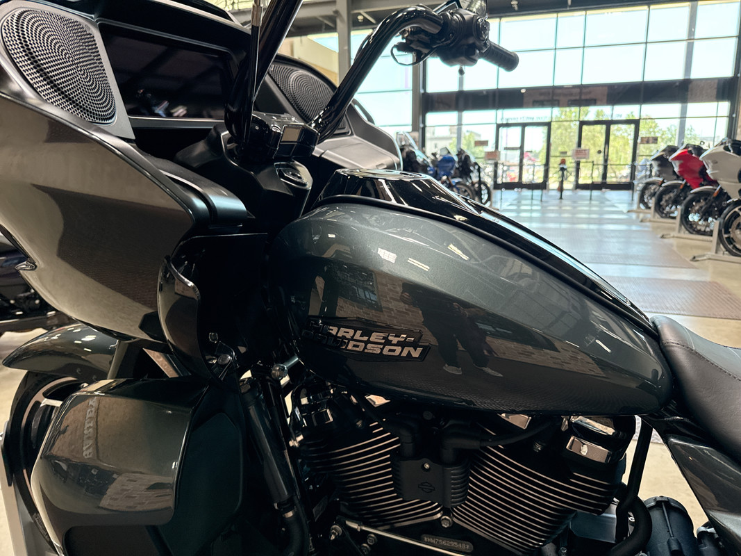 Road Glide®