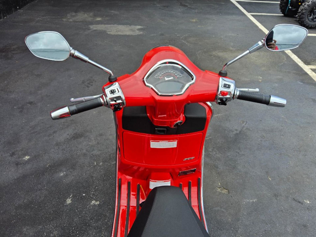 GTS 300 Super Sport